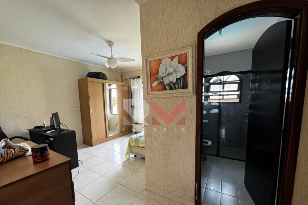 Casa com piscina á 200 metros da praia no bairro Suarão Itanhaém/SP