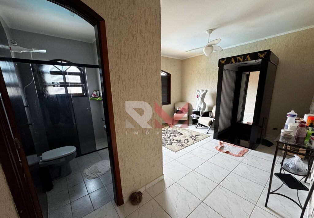 Casa com piscina á 200 metros da praia no bairro Suarão Itanhaém/SP