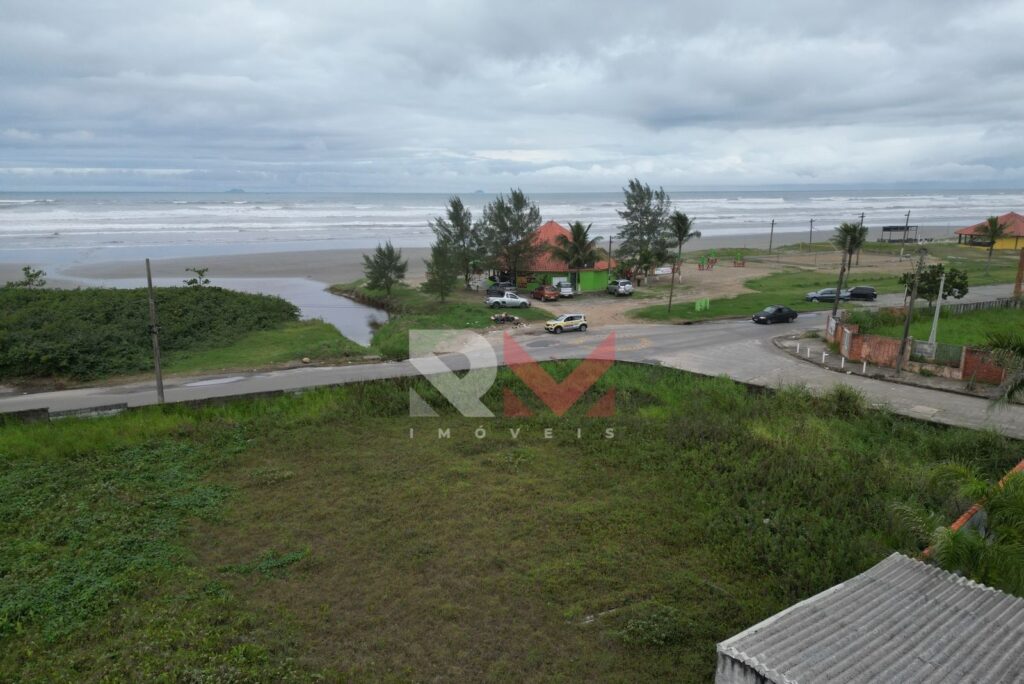tereno em frente a praia no bairro Balneária tupy Itanhaém/SP