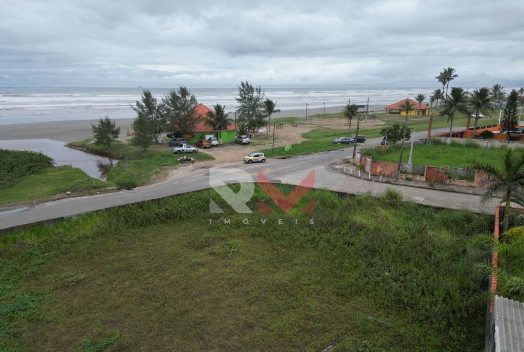 tereno em frente a praia no bairro Balneária tupy Itanhaém/SP
