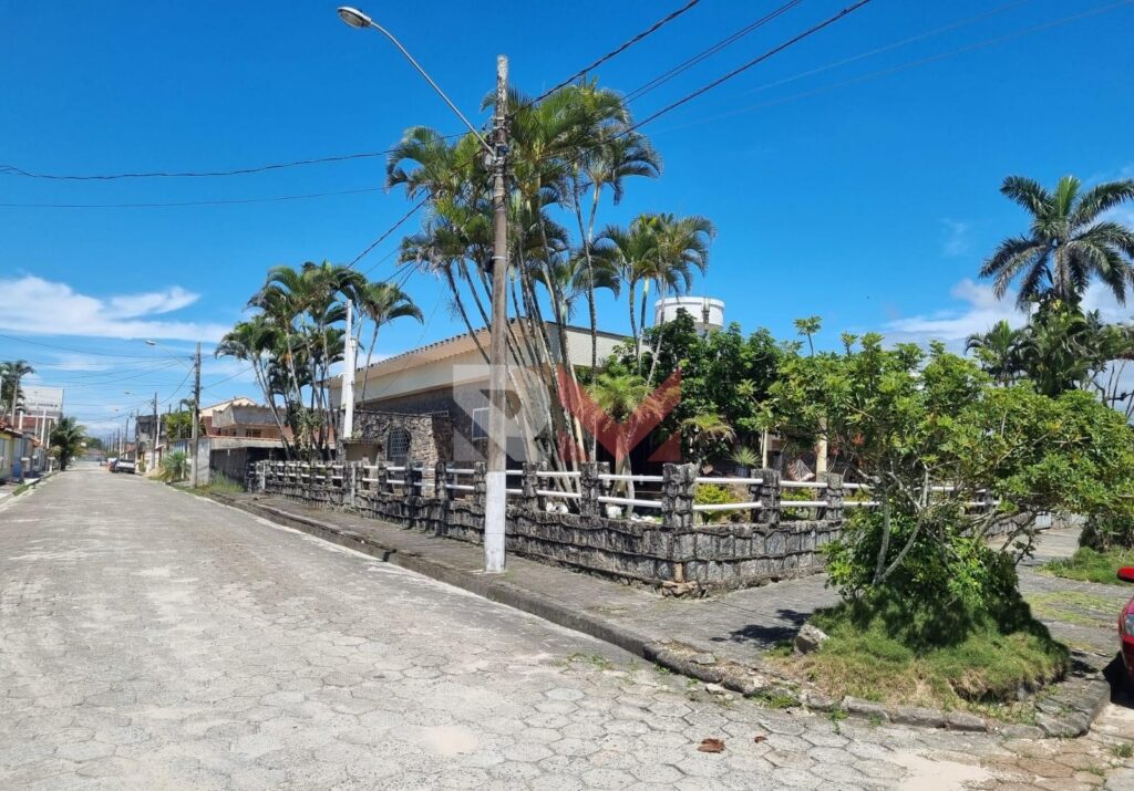 Imóvel para construção de prédio no bairro Jardim Suarão em Itanhaém/Sp