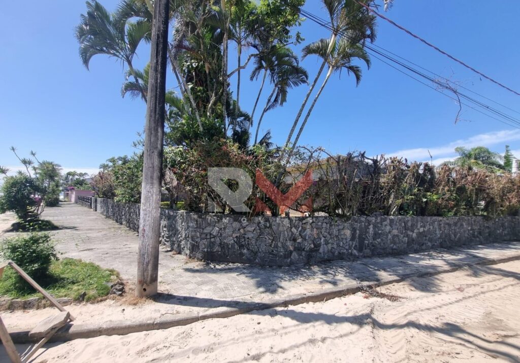Imóvel para construção de prédio no bairro Jardim Suarão em Itanhaém/Sp