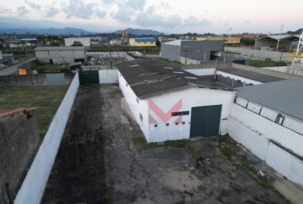 Galpão no bairro Chácaras Cibratel em Itanhaém lado morro