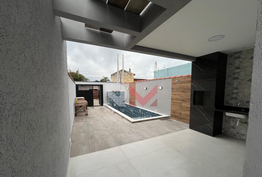 Casa apenas 350 metros da praia em Nova Itanhaém