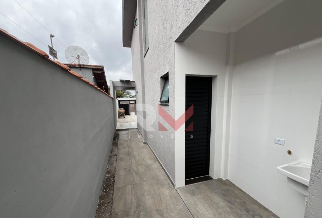 Casa apenas 350 metros da praia em Nova Itanhaém