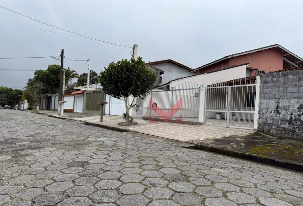 Terreno apena 200 metros da praia no Satélite um dos melhores bairros de Itanhaém