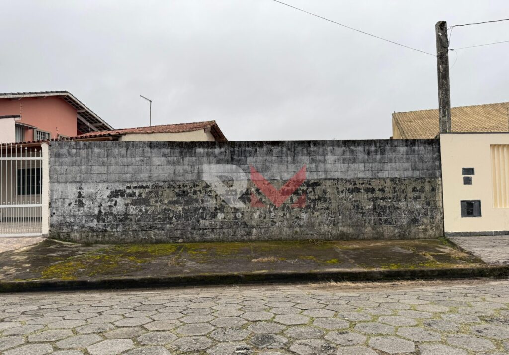 Terreno apena 200 metros da praia no Satélite um dos melhores bairros de Itanhaém
