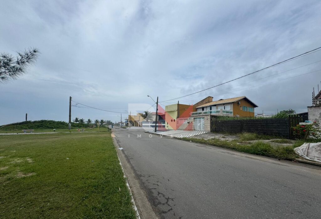 Terreno de frente á praia no bairro Jamaica em Itanhaém/Sp
