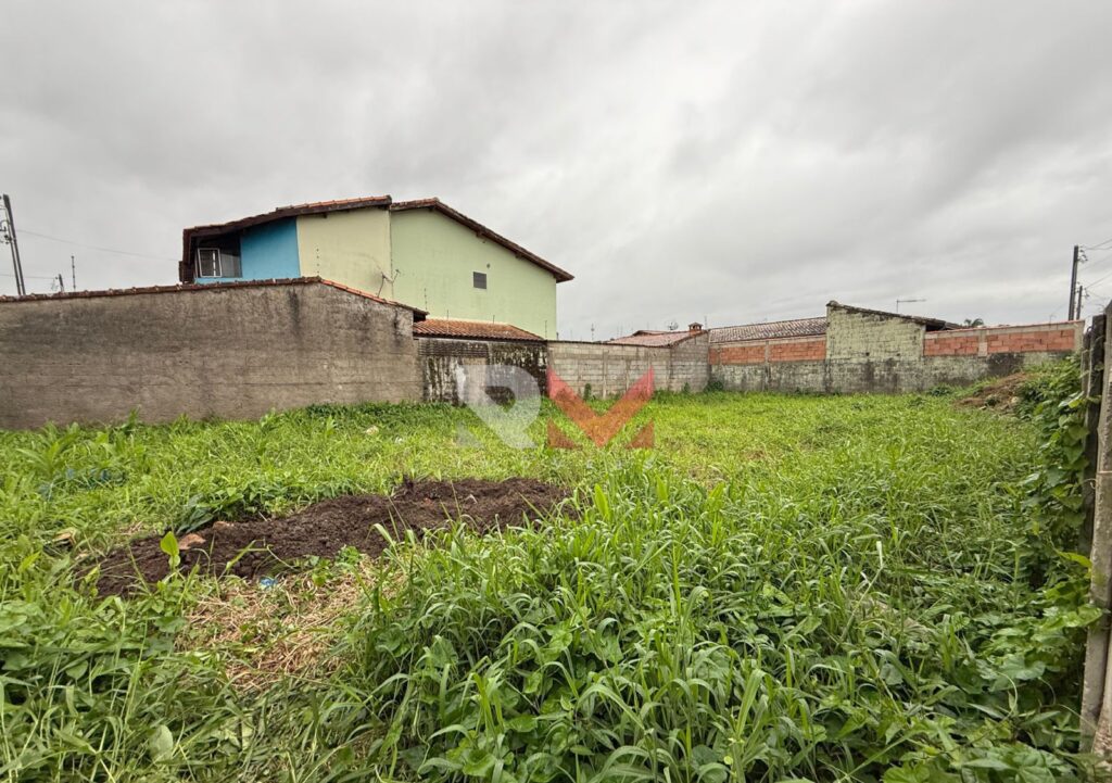 Terreno localizado no bairro Cibratel em Itanhaém/Sp