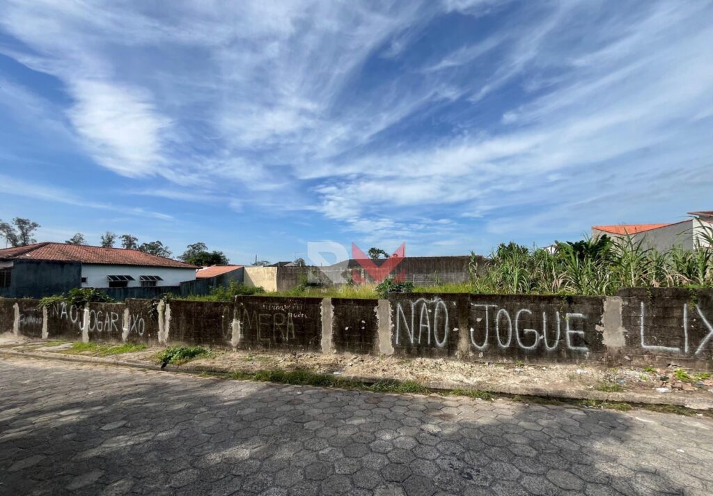 Terreno no bairro Jardim Corumbá em Itanhaém/Sp