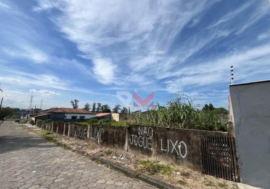 Terreno no bairro Jardim Corumbá em Itanhaém/Sp