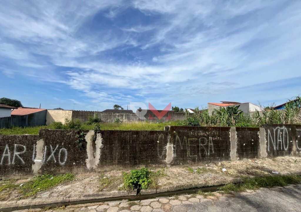 Terreno no bairro Jardim Corumbá em Itanhaém/Sp