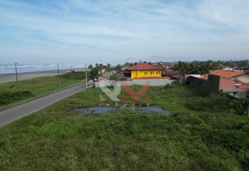 Terreno em ótima localização na cidade de Itanhaém, no bairro Jardim Diplomata