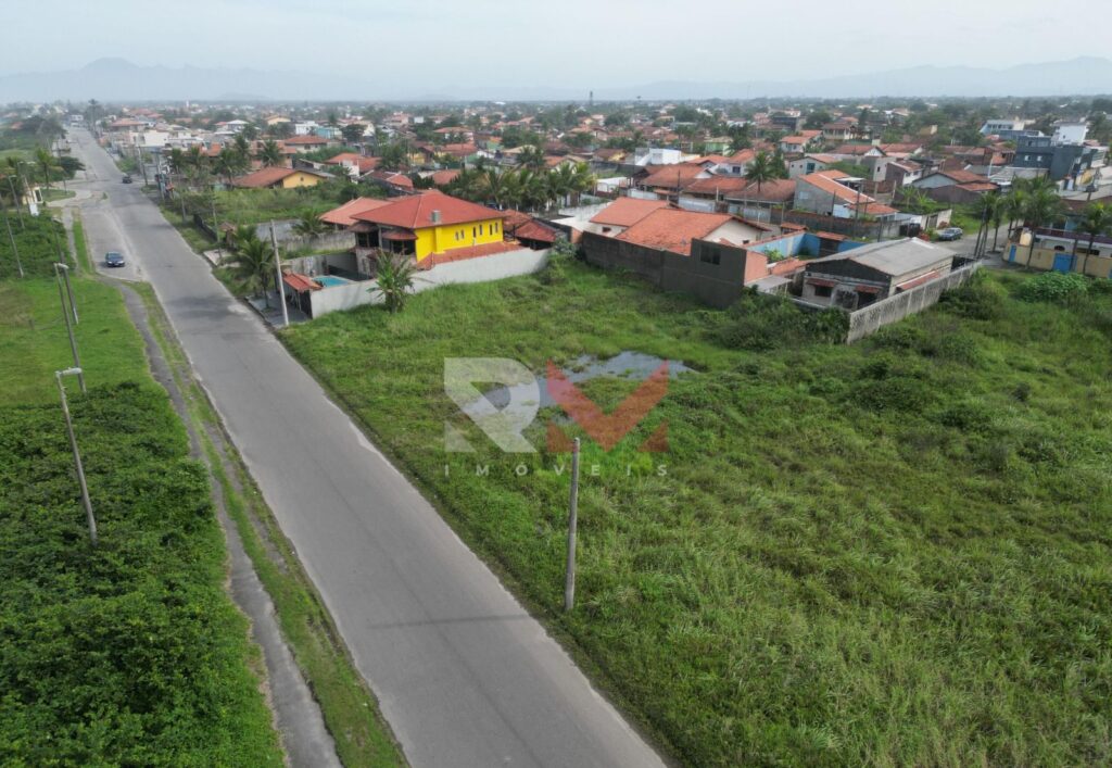 Terreno em ótima localização na cidade de Itanhaém, no bairro Jardim Diplomata