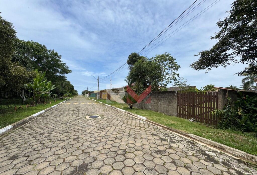 Terreno localizado no bairro Balneário Califórnia em Itanhaém/Sp