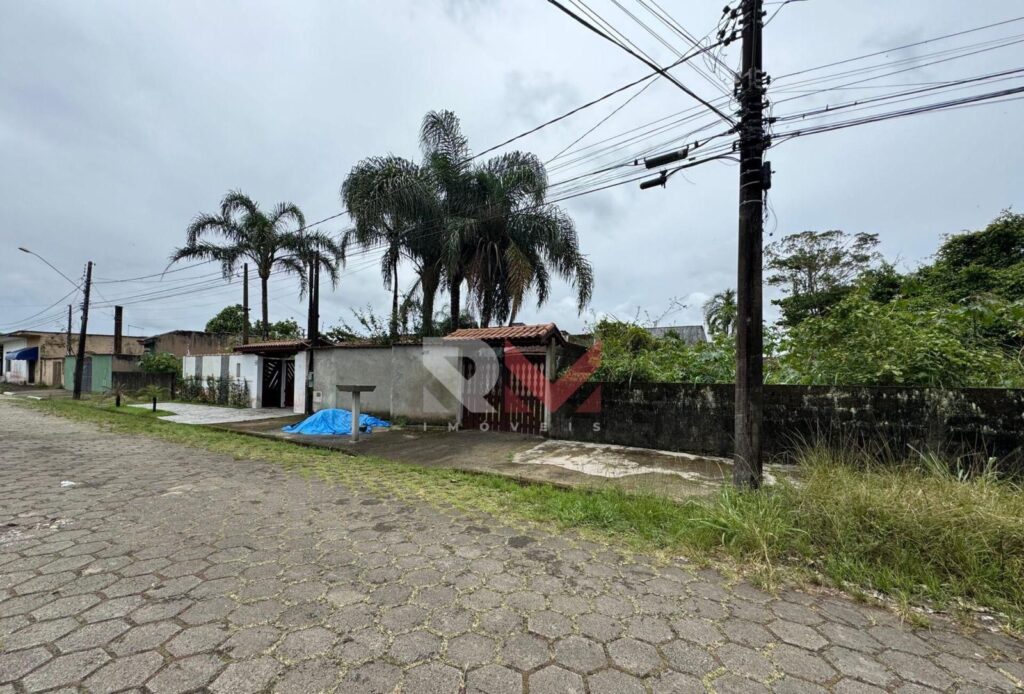 Terreno localizado no bairro Balneário Califórnia em Itanhaém/Sp