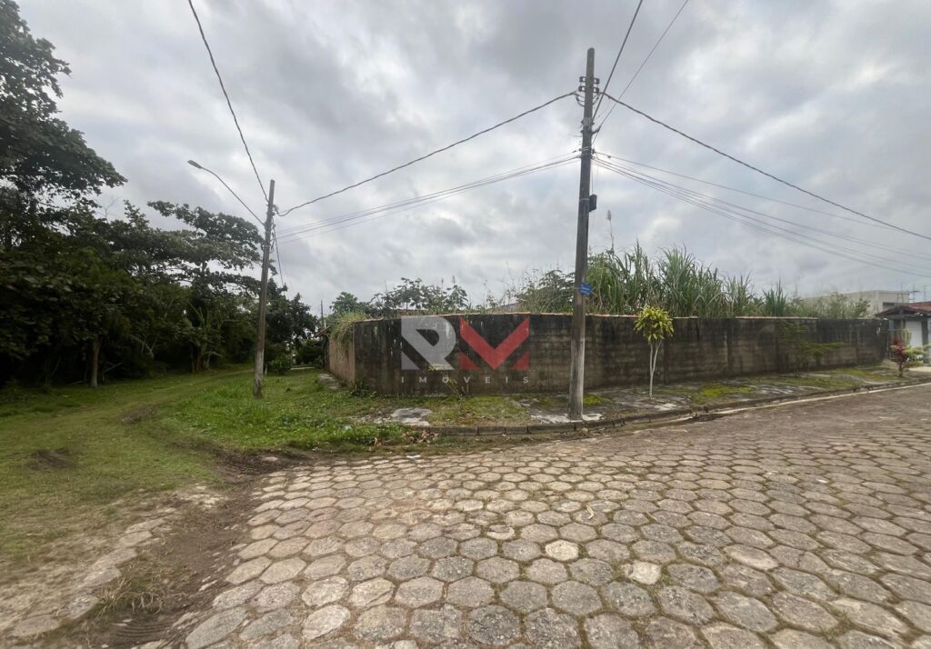 terreno localizado no bairro Cibratel (chácaras) em Itanhaém/Sp