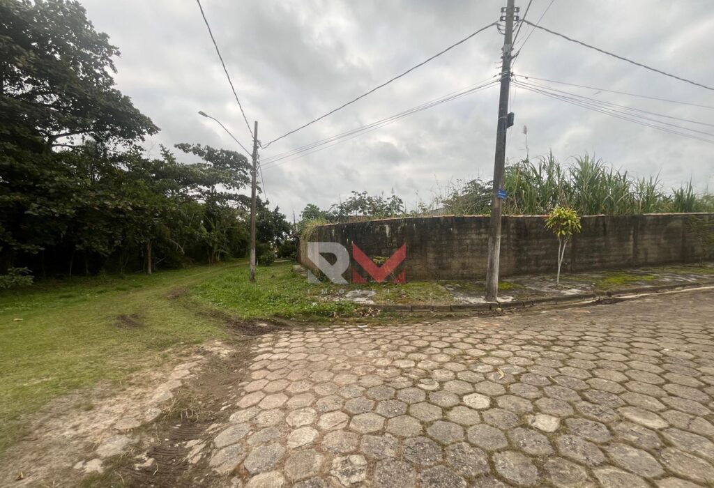 terreno localizado no bairro Cibratel (chácaras) em Itanhaém/Sp