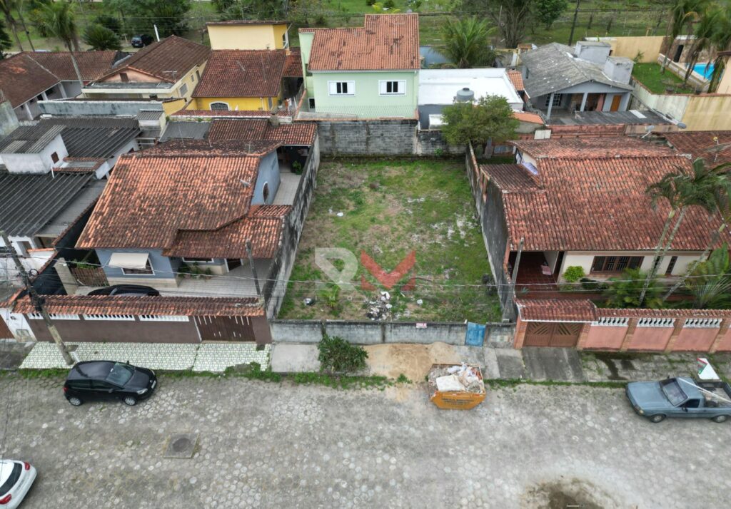 Terreno em frente a praia para isolada no bairro Jardim Suarão em Itanhaém/Sp