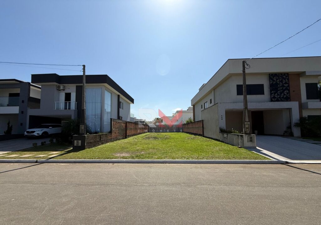 Terreno em ótima localização em condomínio no bairro Guacyra Itanhaém/Sp