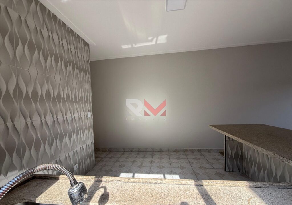 Casa apenas 600 metros da praia no bairro Florida Mirim em Mongaguá/Sp