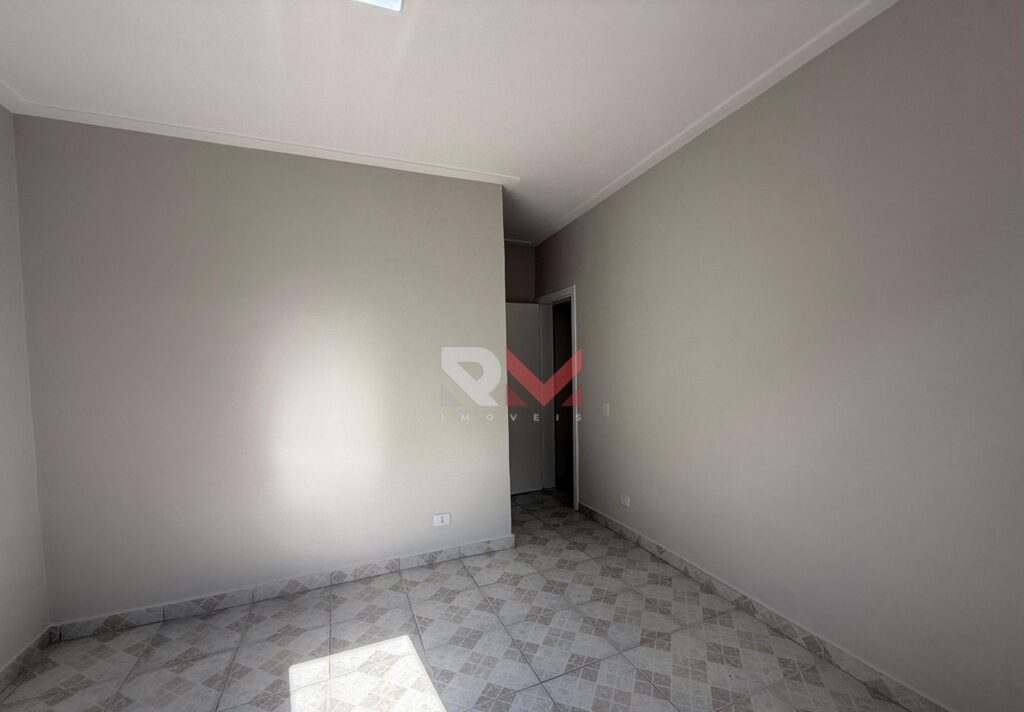 Casa apenas 600 metros da praia no bairro Florida Mirim em Mongaguá/Sp