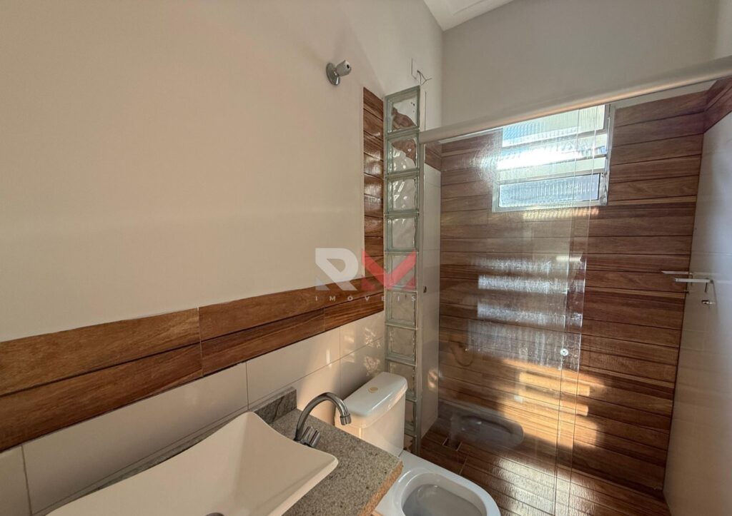 Casa apenas 600 metros da praia no bairro Florida Mirim em Mongaguá/Sp