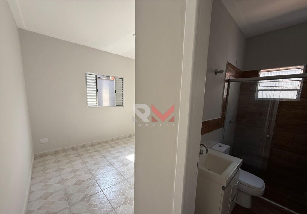 Casa apenas 600 metros da praia no bairro Florida Mirim em Mongaguá/Sp