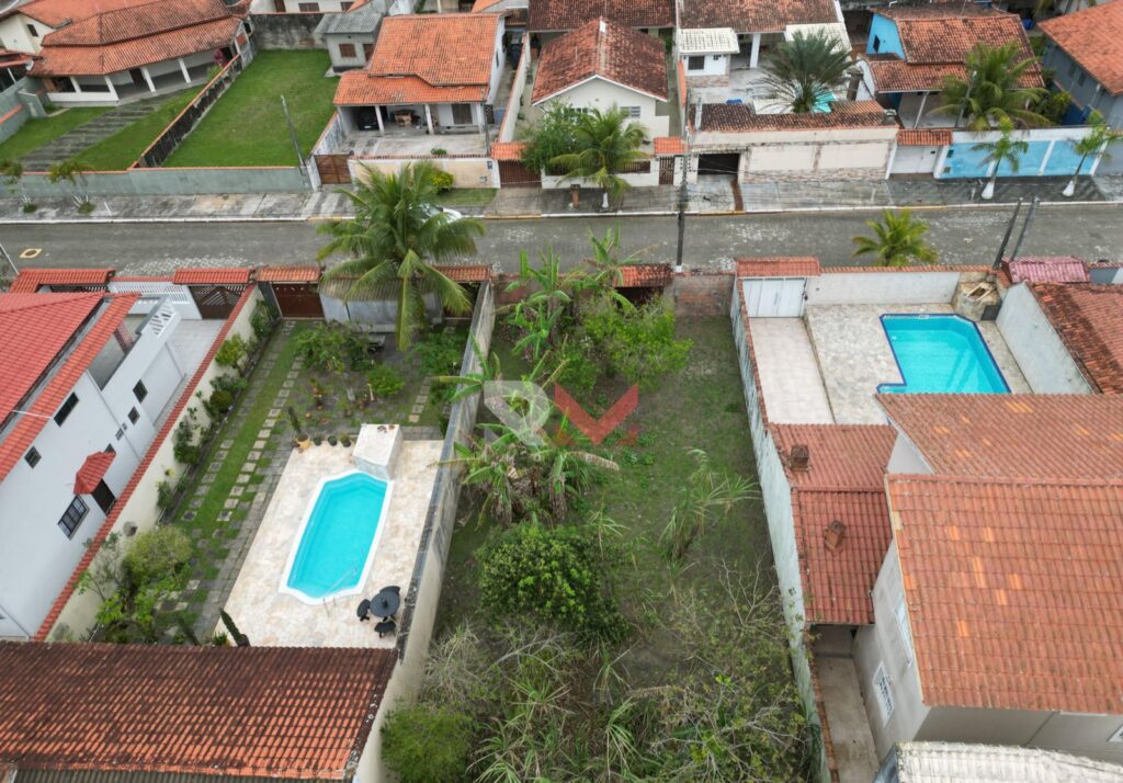 Terreno em frente a praia localizado no bairro Jardim Regina em Itanhaém/Sp