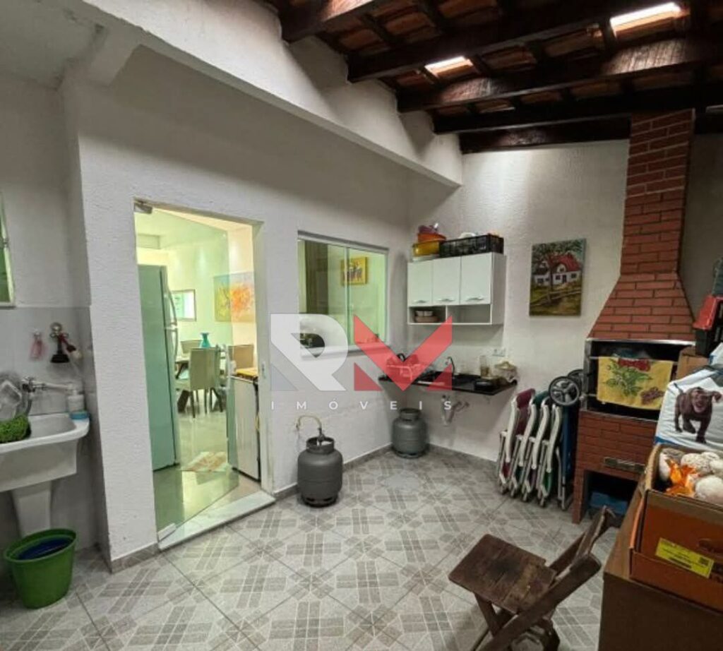 Casa em condomínio localizada no bairro Belas Artes em Itaanhém/Sp
