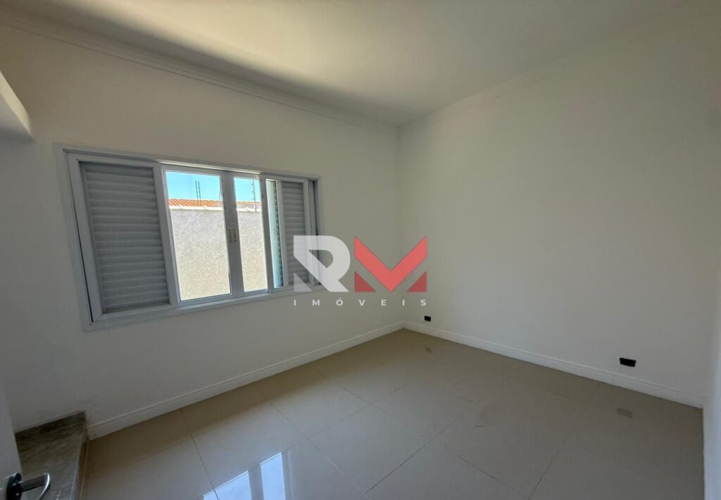 Casa em frente ao mar em ótima localização ao lado do  condomínio de luxo Belize