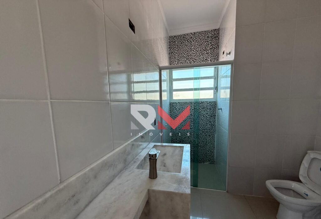 Casa em frente ao mar em ótima localização ao lado do  condomínio de luxo Belize