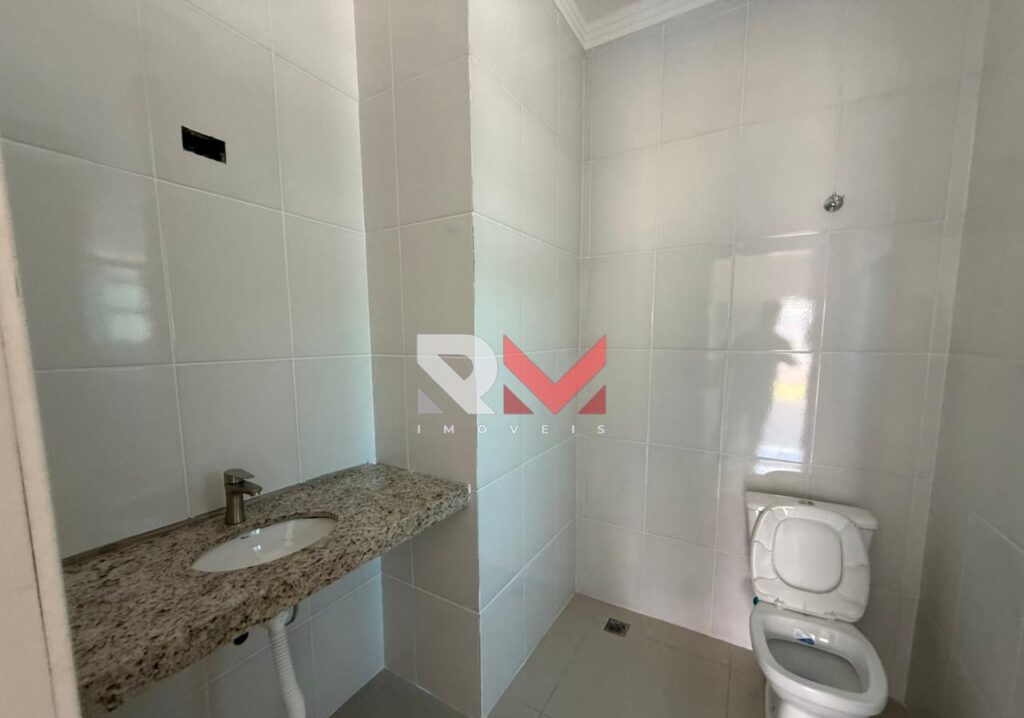 Casa em frente ao mar em ótima localização ao lado do  condomínio de luxo Belize