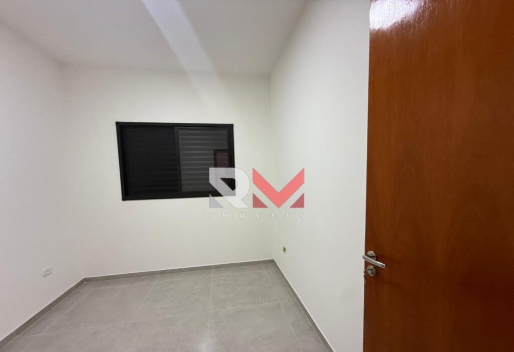 Casa a uma quadra do mar localizada no bairro suarão em Itanhaém/Sp