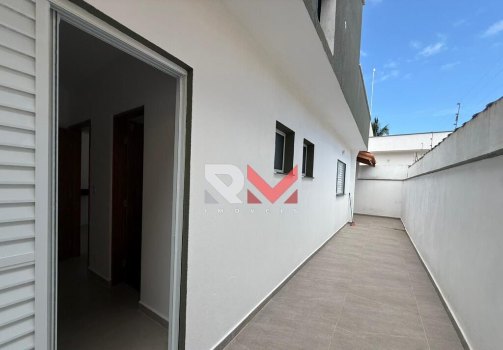 Casa com piscina a 800 metros da praia no bairro Bopiranga em Itanhaém/Sp