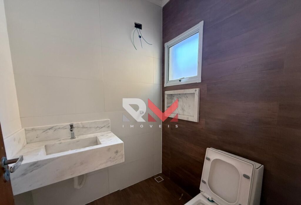 Casa com piscina a 800 metros da praia no bairro Bopiranga em Itanhaém/Sp