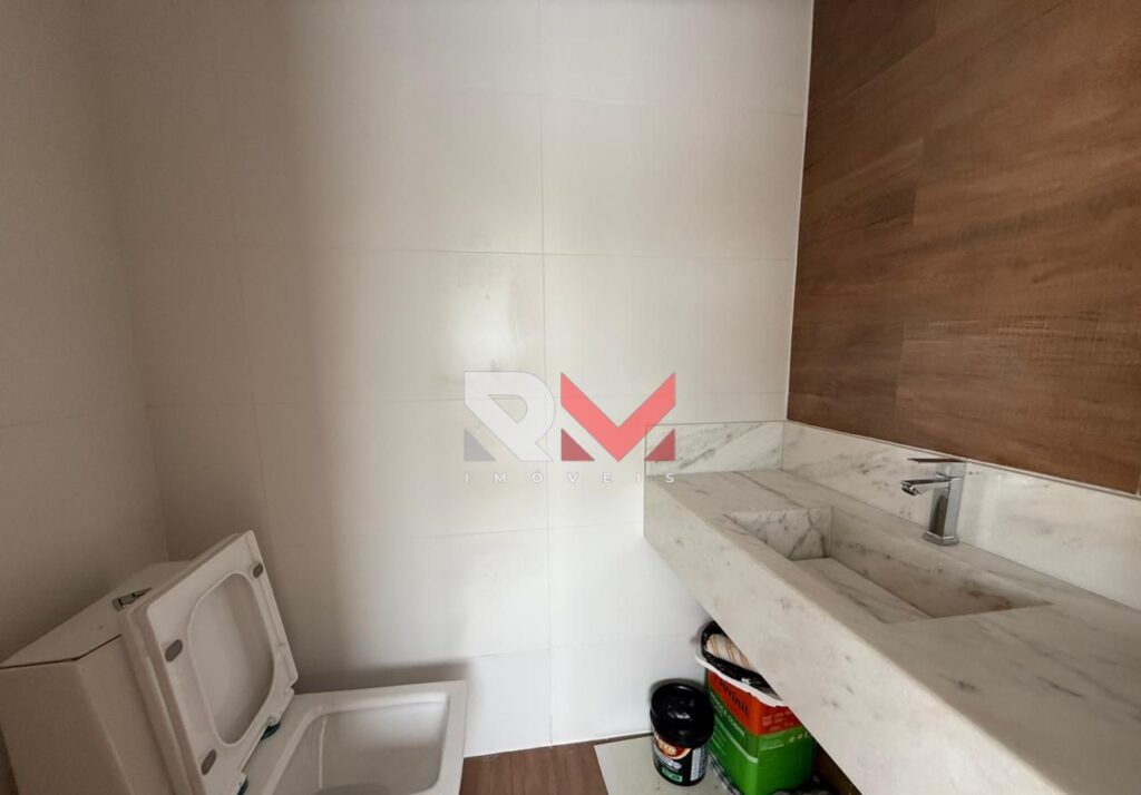 Casa com piscina a 800 metros da praia no bairro Bopiranga em Itanhaém/Sp