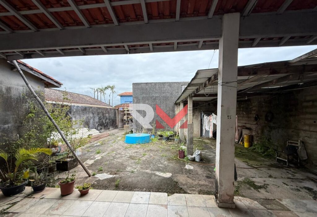 Casa localizada no bairro Grandesp em Itanhaém/Sp