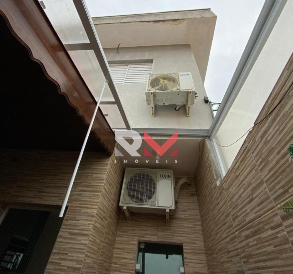 Casa localizada no bairro Cibratel 2 com piscina em Itanhaém/Sp