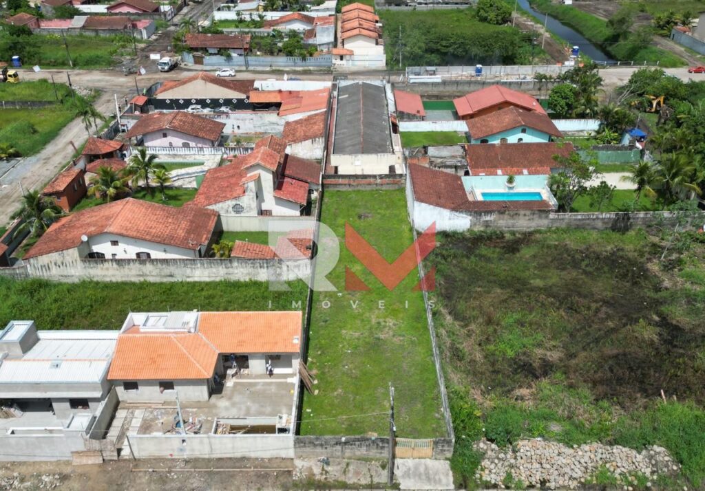 Lote em ótima localização em Itanhaém/Sp no bairro Balneário Estancia