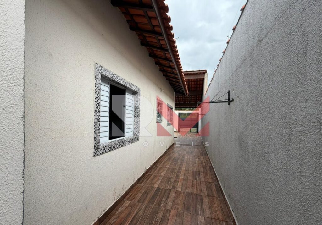 Casa com piscina localizada no bairro Gaivota em Itanhaém/Sp
