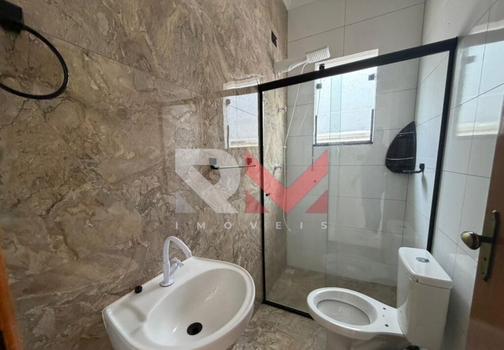 Casa localizada no bairro Tupy com piscina em Itanhaém/Sp