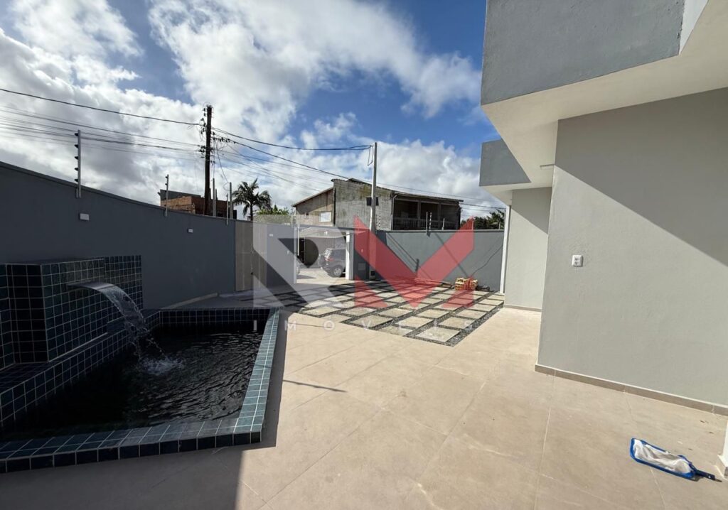Casa nova com piscina em Itanhaém/SP