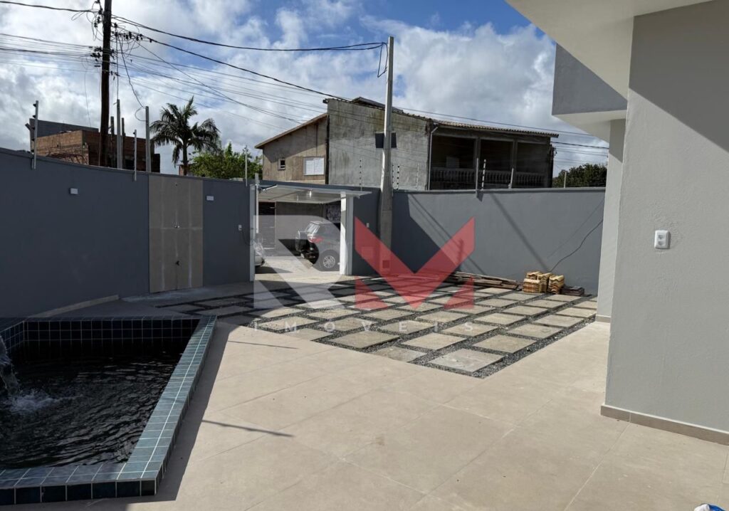 Casa nova com piscina em Itanhaém/SP