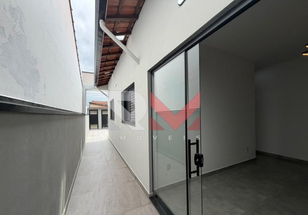 Casa nova a 900 metros da praia com piscina em Itanhaém/SP no bairro Cibratel