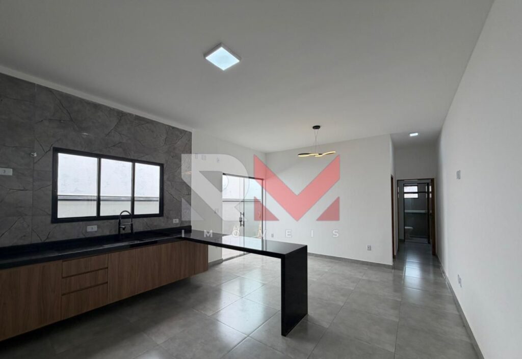 Casa nova a 900 metros da praia com piscina em Itanhaém/SP no bairro Cibratel