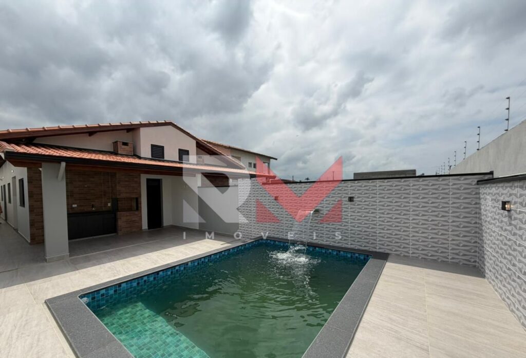Casa nova a 900 metros da praia com piscina em Itanhaém/SP no bairro Cibratel