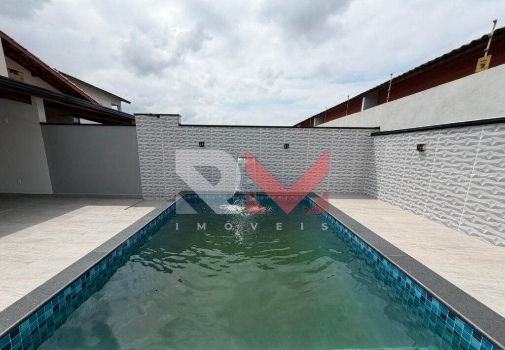 Casa nova a 900 metros da praia com piscina em Itanhaém/SP no bairro Cibratel