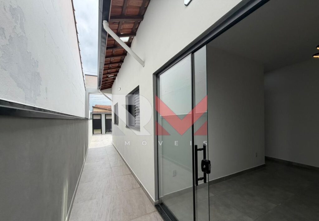 Casa nova a 900 metros da praia com piscina em Itanhaém/SP no bairro Cibratel