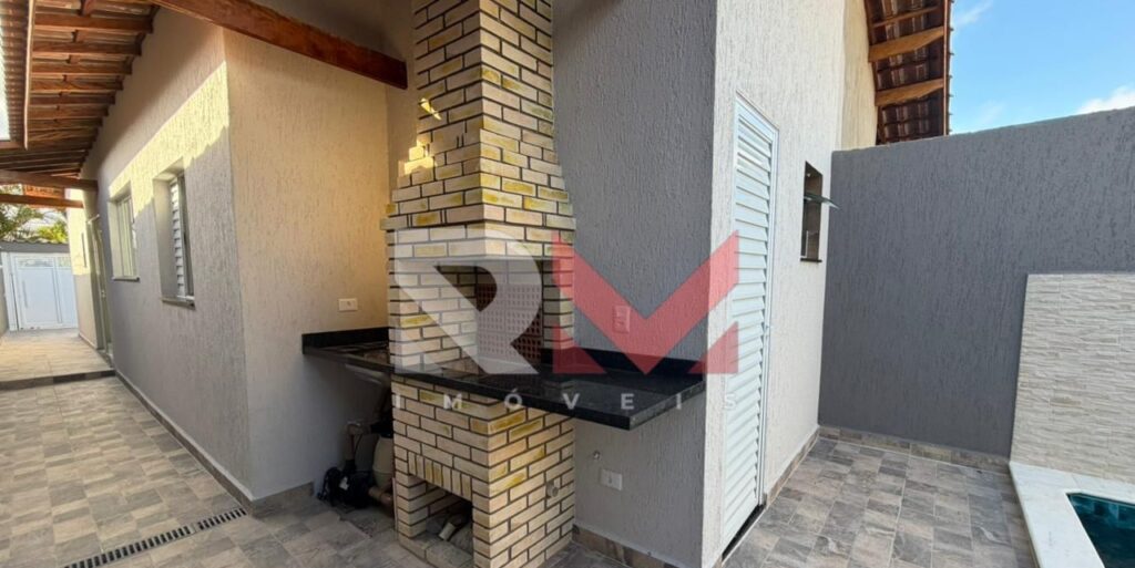 Casa com piscina localizada no bairro Suarão em Itanhaém/Sp